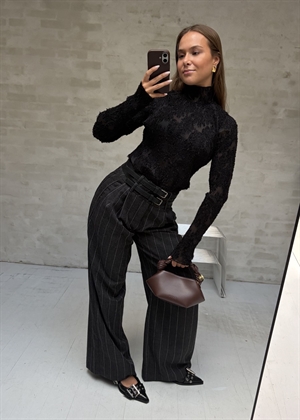 Pleated fil coupe turtleneck Sort A1040479 Ganni 